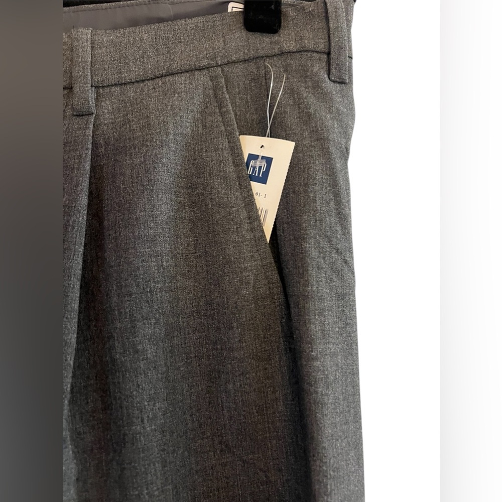NEW Gap Men's 365 Relaxed Pleated Trousers Charcoal Heather Grey 31/30 - Picture 7 of 8